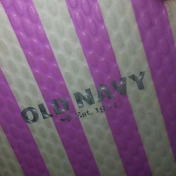 2 pairs of Old Navy flip flops Size 7 - Picture 4 of 5